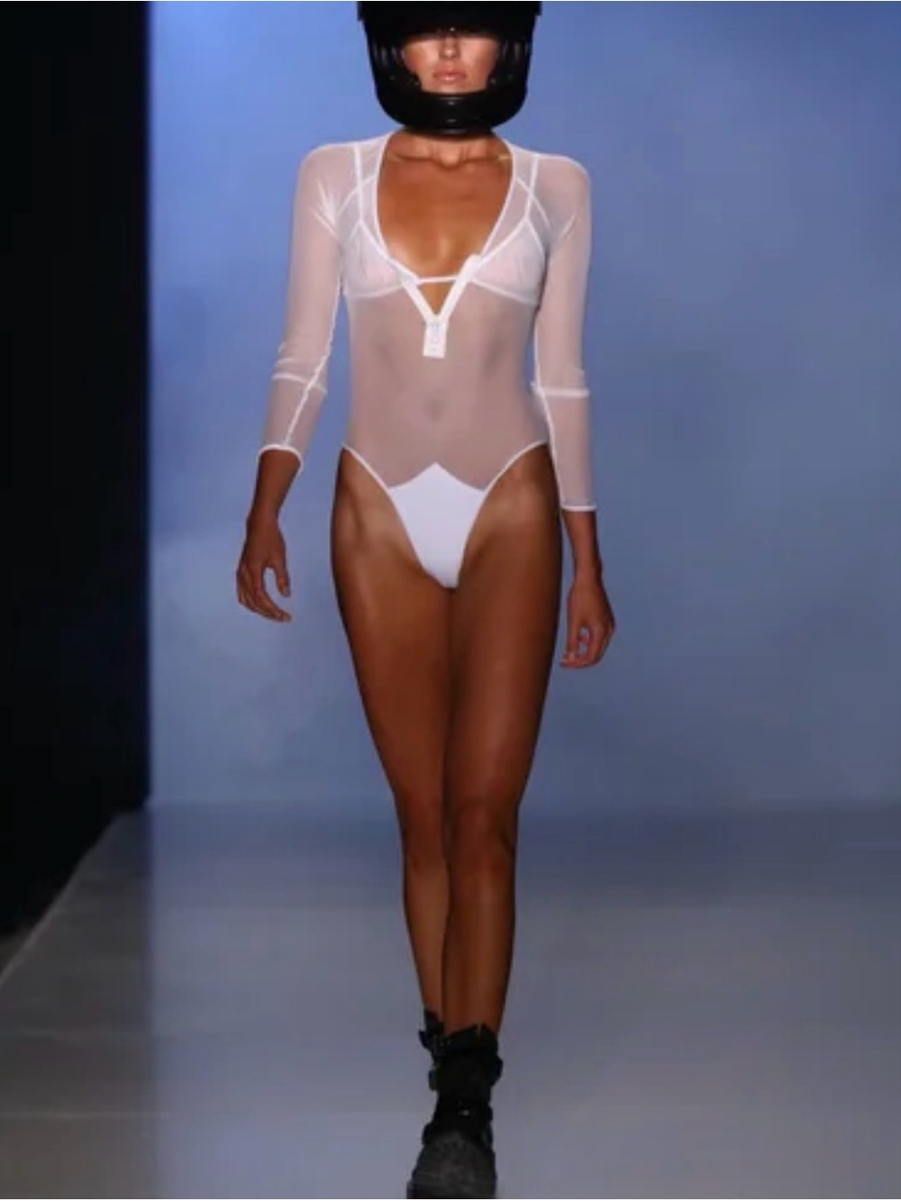 Minimale Animale Sheer White Long-Sleeve One-Piece jumpsuit